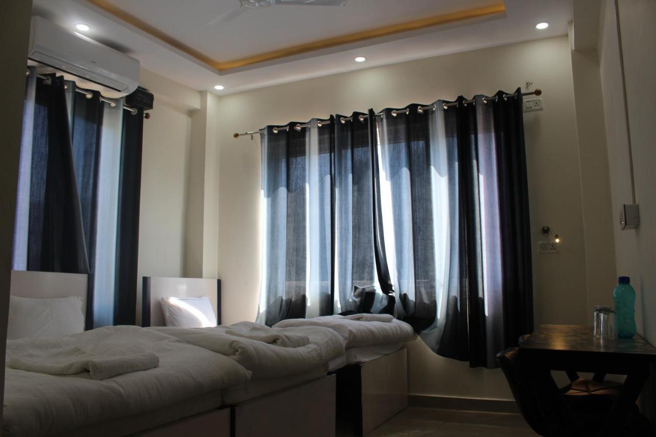 Back Stayz Hostel Ришикеш Экстерьер фото